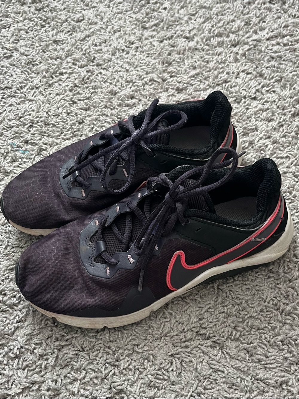 Nike black sneakers